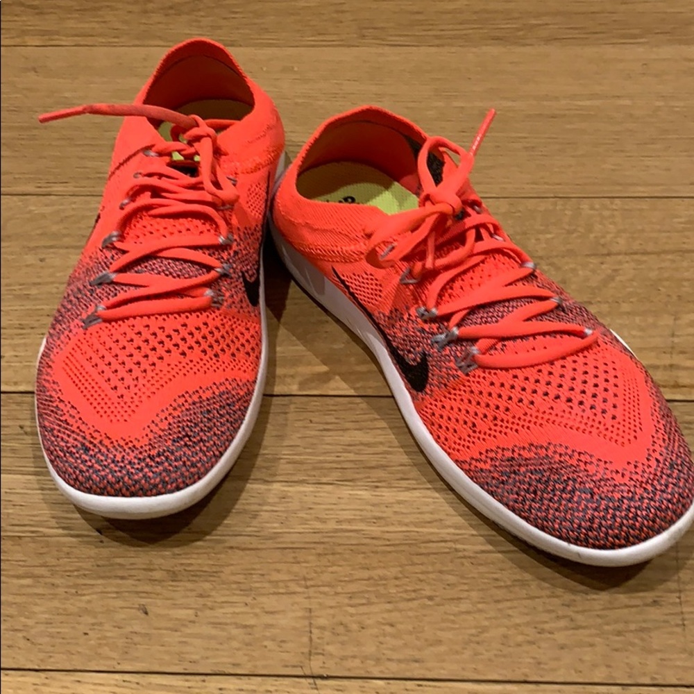 Nike training sneakers size - 6.5